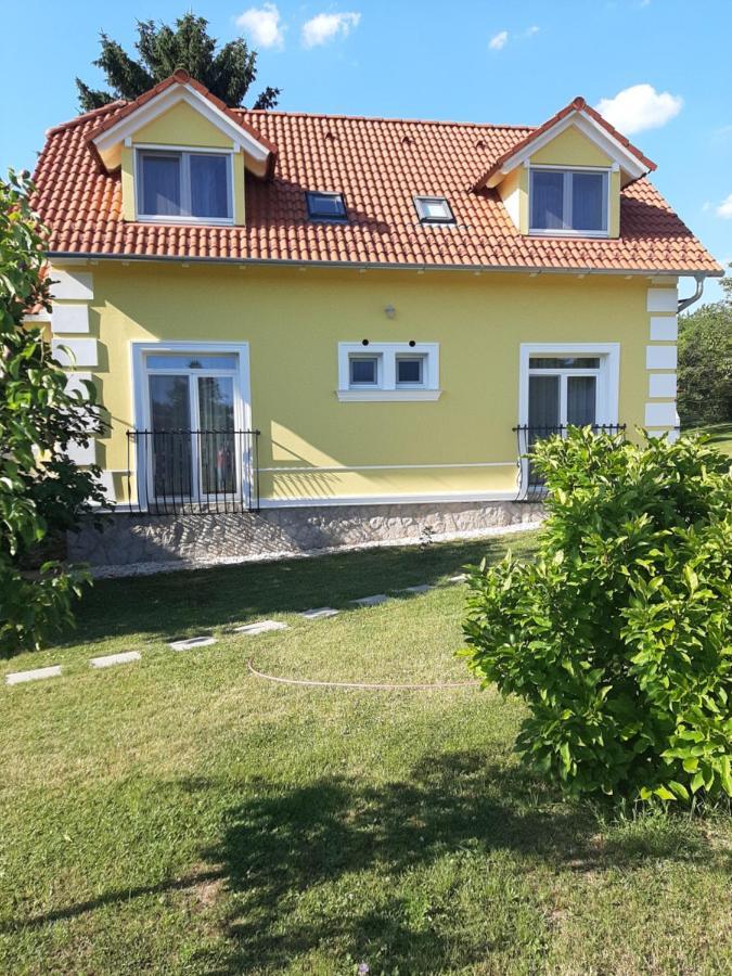 Kondics Apartmanhaz Sárvár Exterior foto