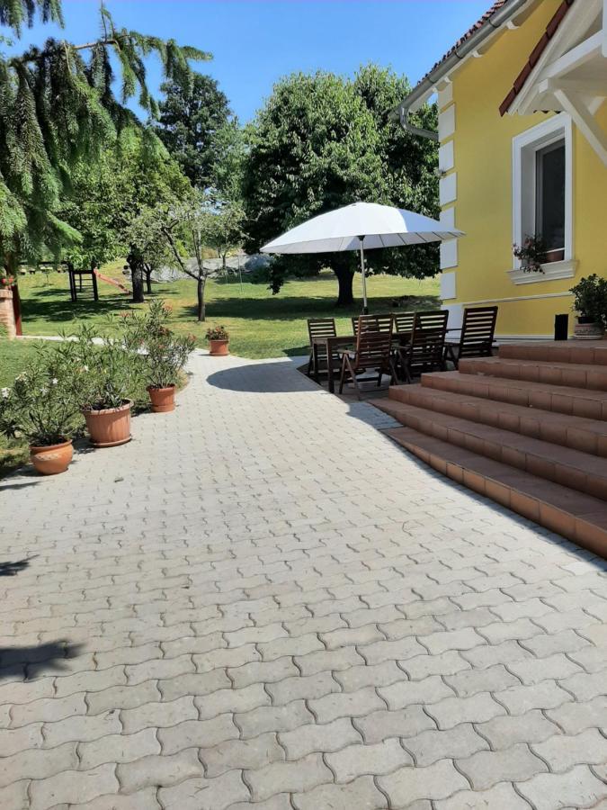 Kondics Apartmanhaz Sárvár Exterior foto