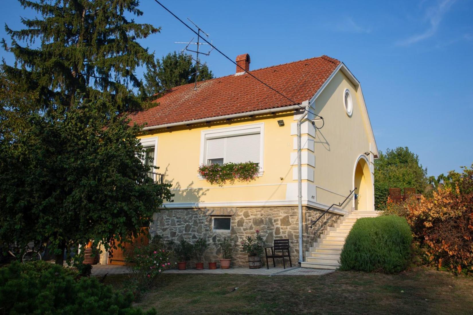 Kondics Apartmanhaz Sárvár Exterior foto