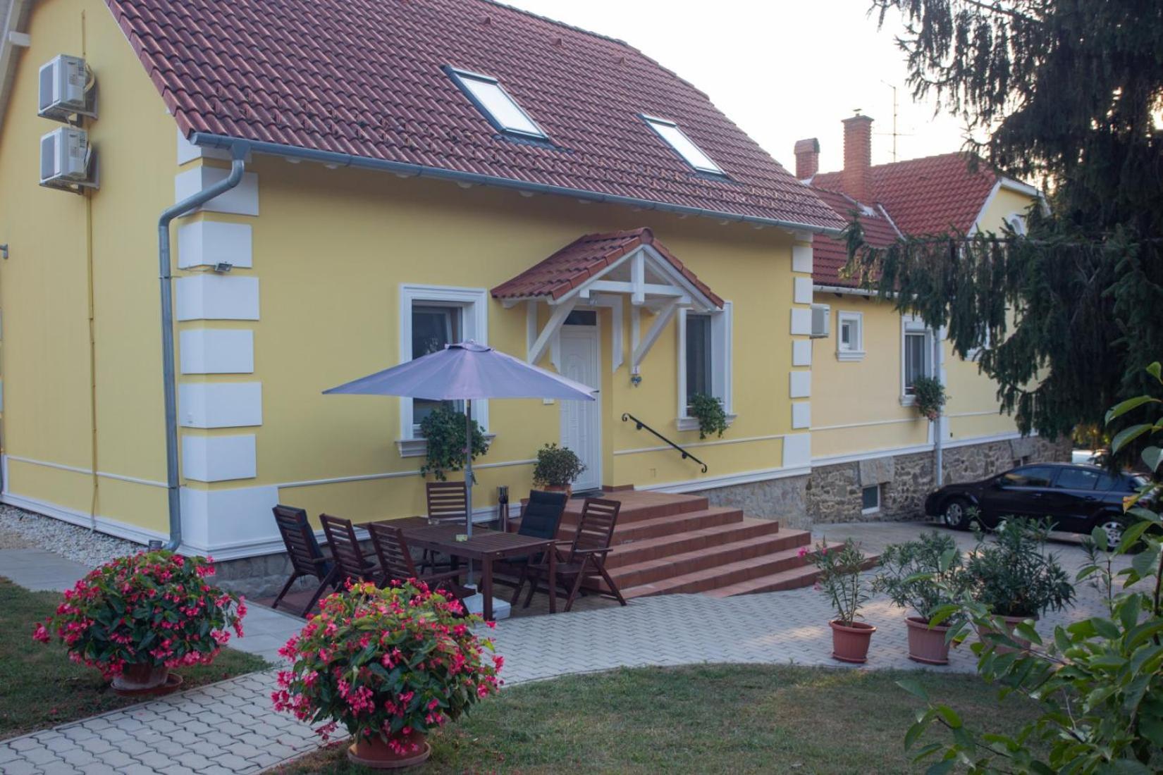 Kondics Apartmanhaz Sárvár Exterior foto