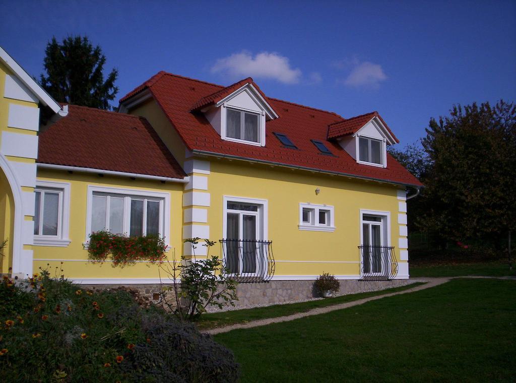 Kondics Apartmanhaz Sárvár Exterior foto