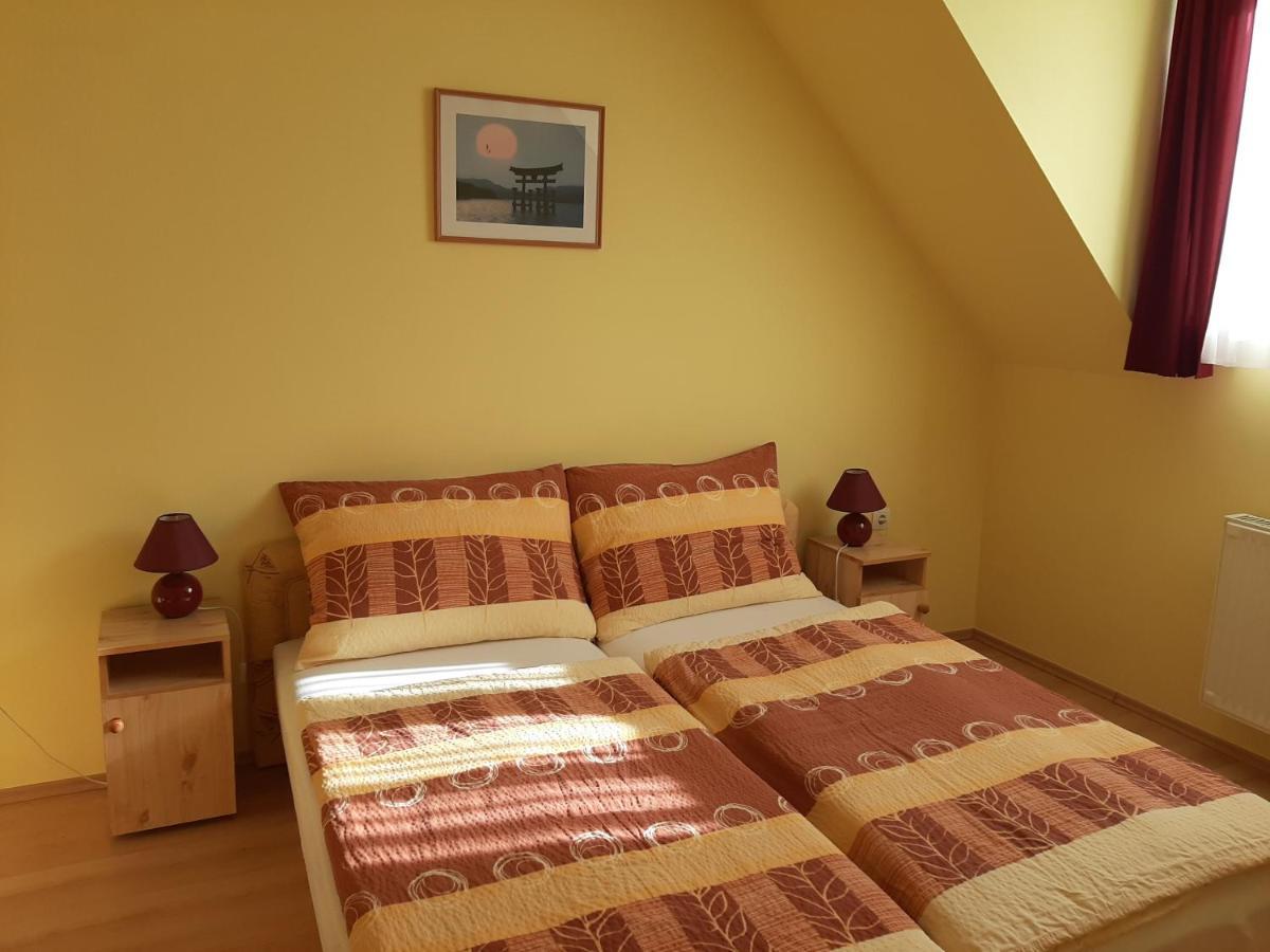 Kondics Apartmanhaz Sárvár Exterior foto